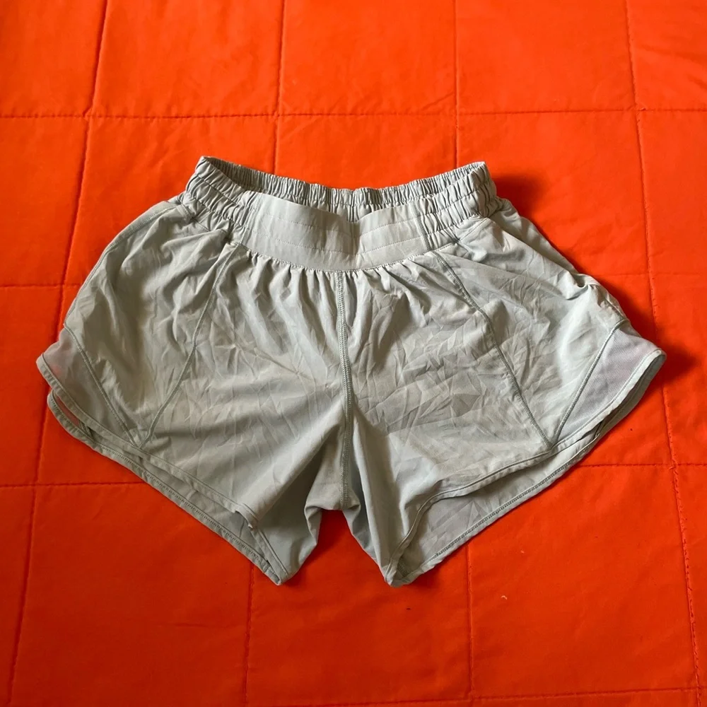 Lululemon Shorts Womens 6 Green Gym Athletic Activewear Running Sportswear